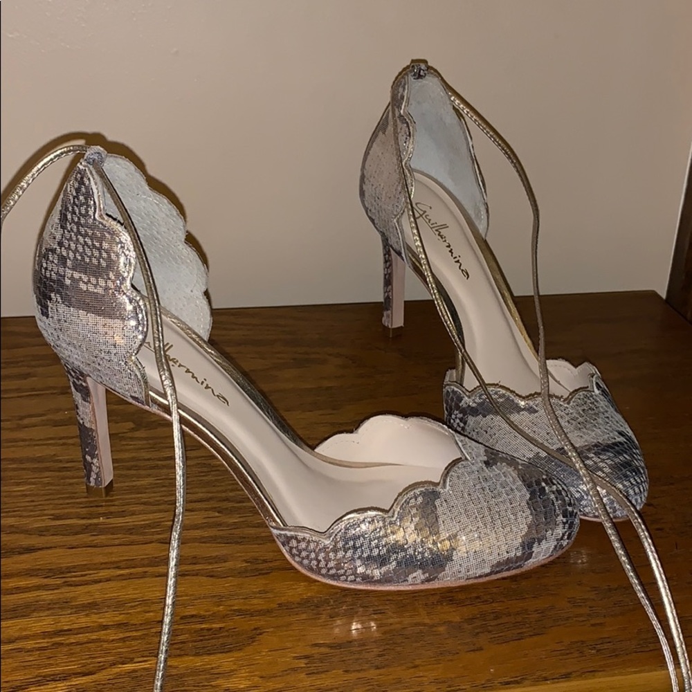 Silver pumps worn once EUC